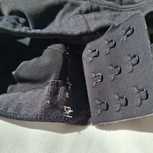 Lululemon Ta Ta Tamer Sports Bra - Picture 6 of 7